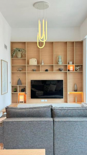 DAYF-LFT 2 BR in the heart of Downtown walking distance to Burj Khalifa Park